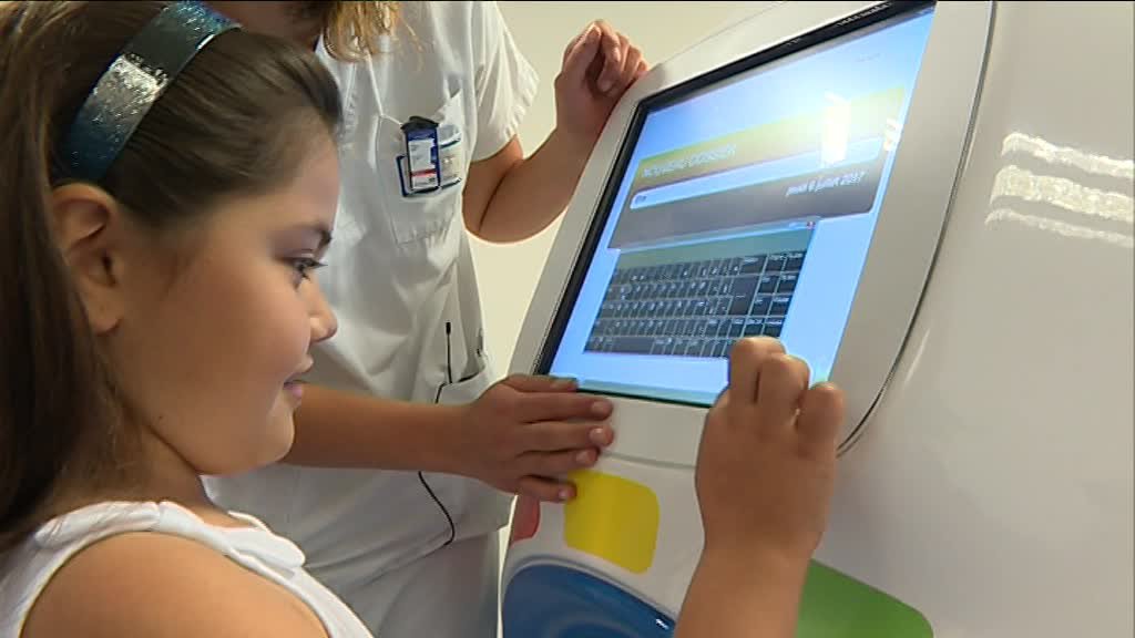 démonstration de simulateur IRM en jeu pour l'enfant